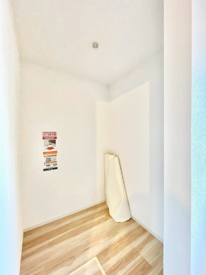 ̑ EH[NCN[[bgtŐԂLpł܂B