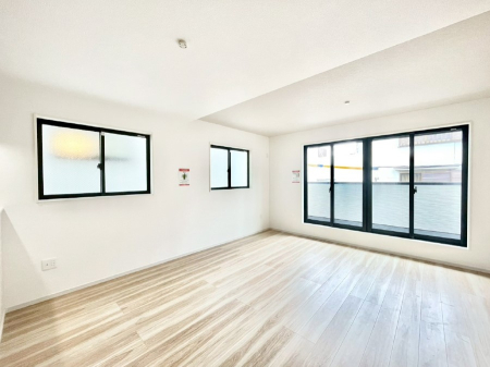 rO 邢2KrOIO̎VbgAEgĉƑ̃vCoV[܂B