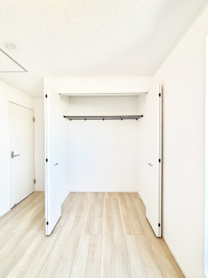 ���[ ��������ߗނ�ו��Ȃǂ̎��[�ɕ֗��ȃN���[�[�b�g�t���ł��B