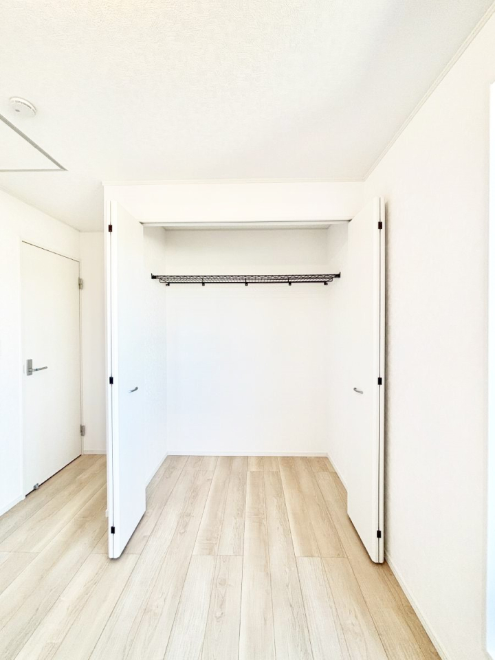 ���[ ��������ߗނ�ו��Ȃǂ̎��[�ɕ֗��ȃN���[�[�b�g�t���ł��B