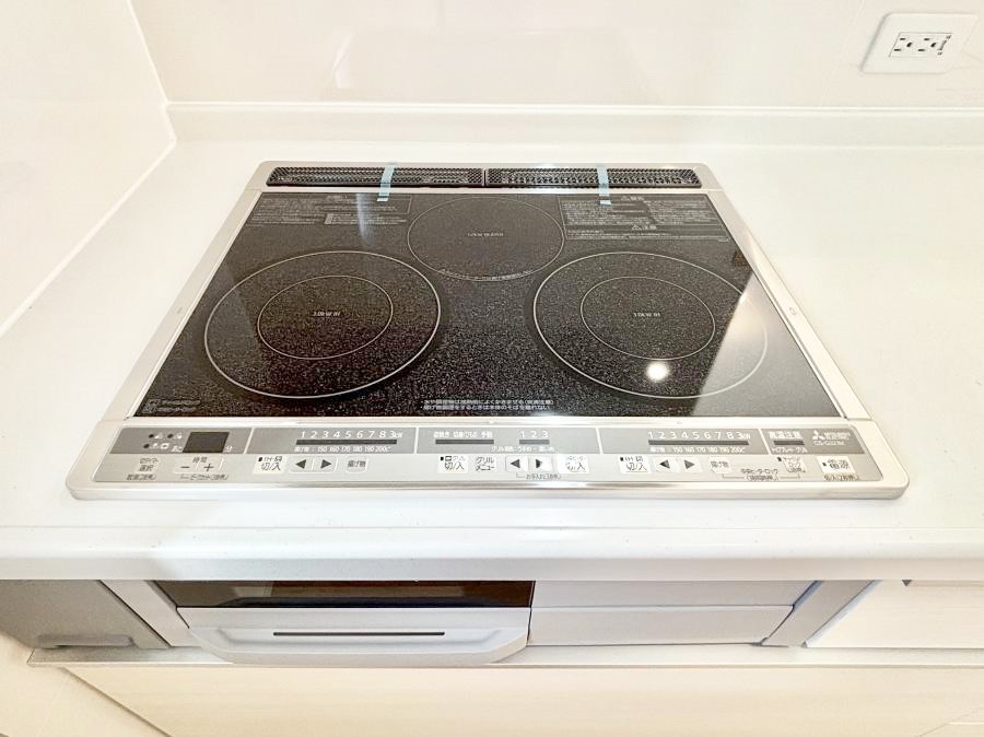 ���̑����� IH�N�b�L���O�q�[�^�[�͓V�̒����ʂ��t���b�g�Ȃ̂Œ�����̓T�b�ƈ�@�����邾���I