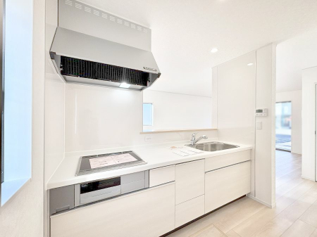 �L�b�`�� ���r���O�ŗV�Ԃ��q�l�������Ȃ��炨�������ł���ΖʃL�b�`��