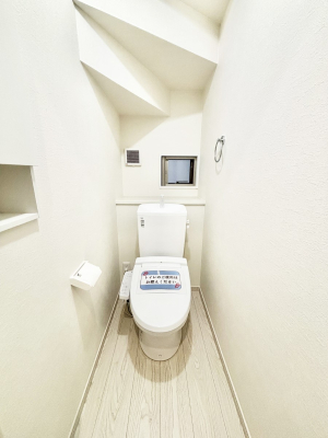 �g�C�� �g�C����1�K��2�K���ꂼ��ɔz�u����Ă��ĂƂĂ��֗��ł��B 