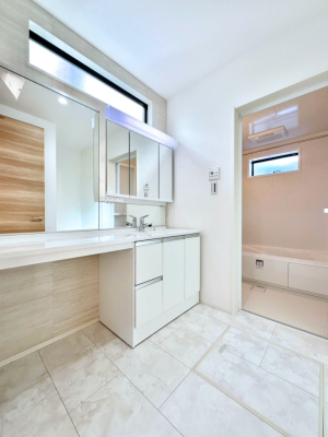 ���̑� �L�X�Ƃ�Ƃ�̂��郉���h���[�X�y�[�X�B  