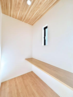 ���̑� 2�K�̃t���[�X�y�[�X�́A�e�����[�N���̃X�y�[�X�ȂǑ��p�r�Ɏg���ĕ֗��ł��B