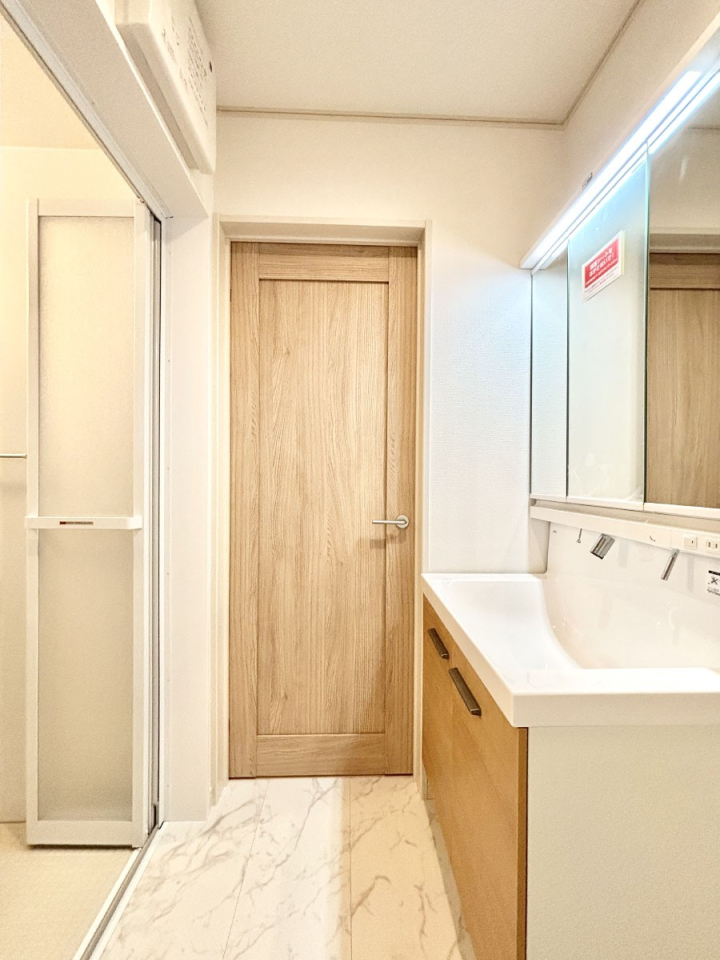 ʑEʏ 邢ʏ͖̐gxxyłႢłB