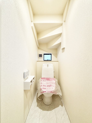 �g�C�� �g�C����1�K��2�K���ꂼ��ɔz�u����Ă��ĂƂĂ��֗��ł��B 