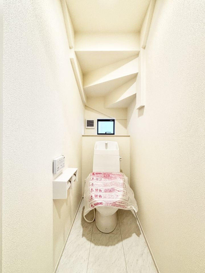 �g�C�� �g�C����1�K��2�K���ꂼ��ɔz�u����Ă��ĂƂĂ��֗��ł��B 