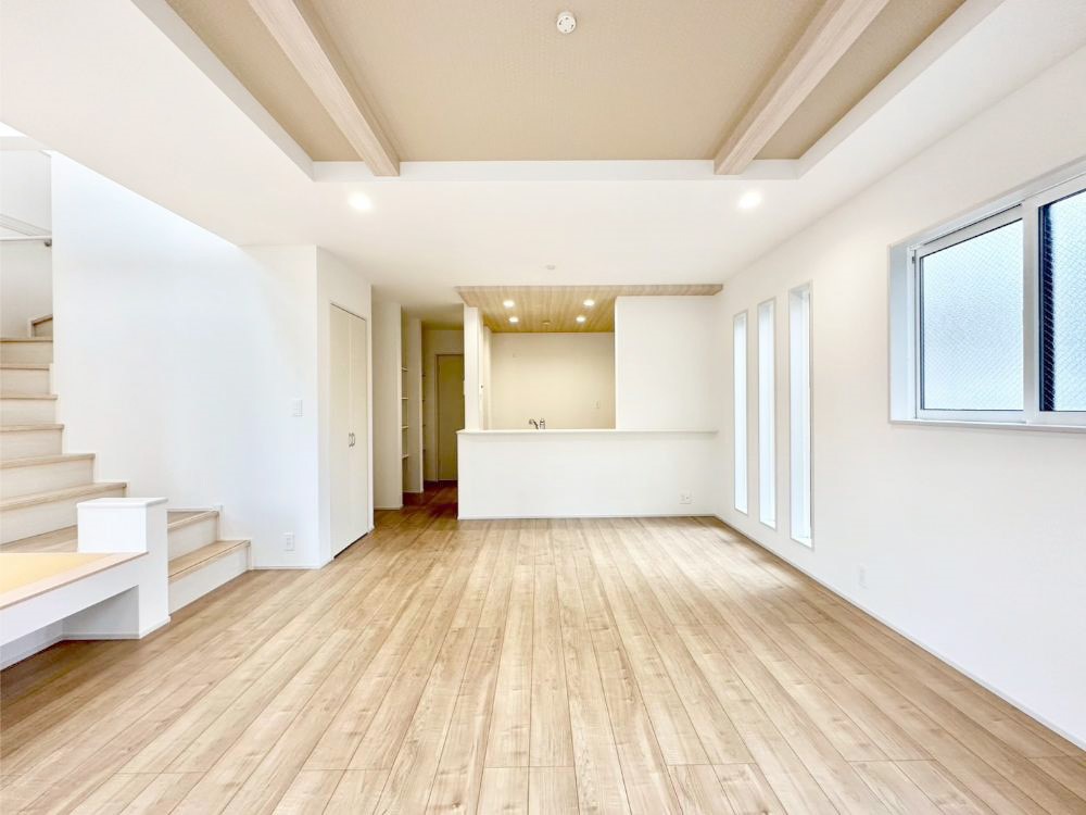 ���r���O ���Ƒ��̓��₩�Șb�����ŕ�܂�閾�邢���r���O