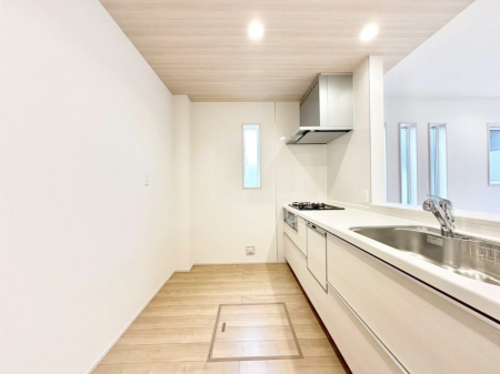 �L�b�`�� ��Ƃ肠��L�b�`���ł͂��Ƒ��Ɗy�������������ł��܂��B