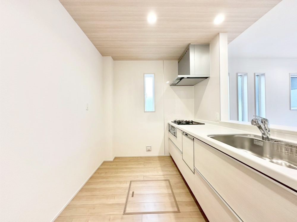 �L�b�`�� ��Ƃ肠��L�b�`���ł͂��Ƒ��Ɗy�������������ł��܂��B