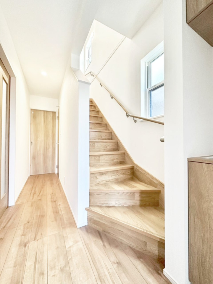 ̑ Ki͔ÂȂ肪łAtȂ̂Ŗ邢ԂɁB