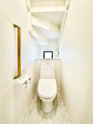 �g�C�� �g�C����1�K��2�K���ꂼ��ɔz�u����Ă��ĂƂĂ��֗��ł��B 