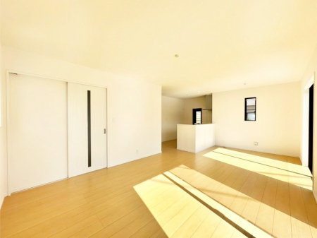 ���r���O �Z�ޕ��̌��������o�����A�C���e���A���l����̂��y���݂ȃ��r���O�ł�