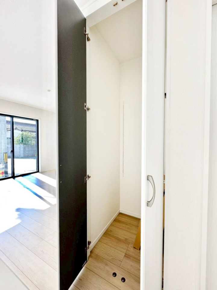 ���̑����� �L�b�`���ɂ̓p���g���[�I�H�ނ̃X�g�b�N�͂������A���p�i�̎��[�Ȃǎg�����͂��낢��I