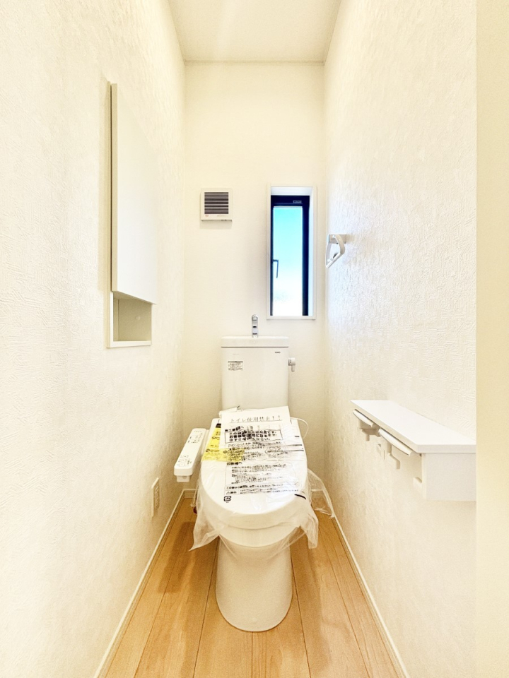 �g�C�� �g�C����1�K��2�K���ꂼ��ɔz�u����Ă��ĂƂĂ��֗��ł��B 