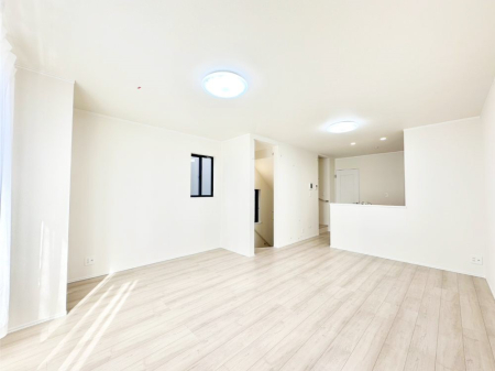 ���r���O ���Ƒ��̓��₩�Șb�����ŕ�܂�閾�邢���r���O