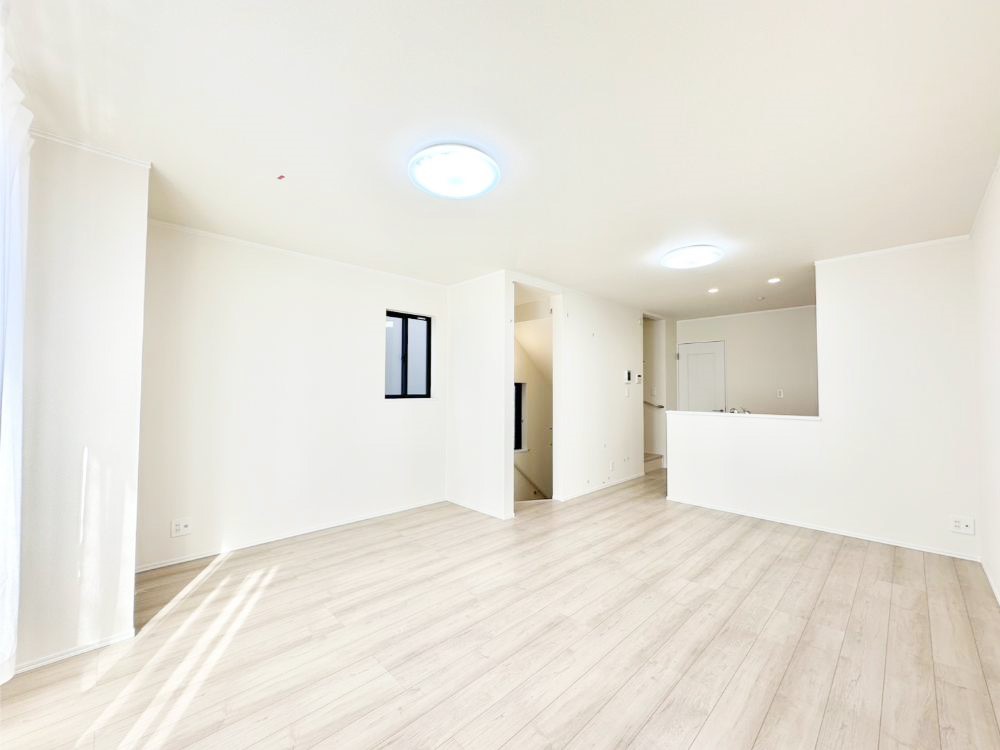 ���r���O ���Ƒ��̓��₩�Șb�����ŕ�܂�閾�邢���r���O