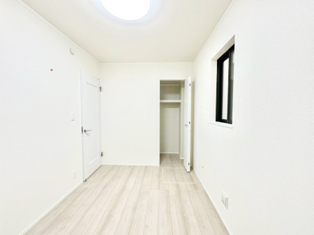 ���̑� 1�K�T�[�r�X���[���͌��Ƃ��ė��p�ł��܂�