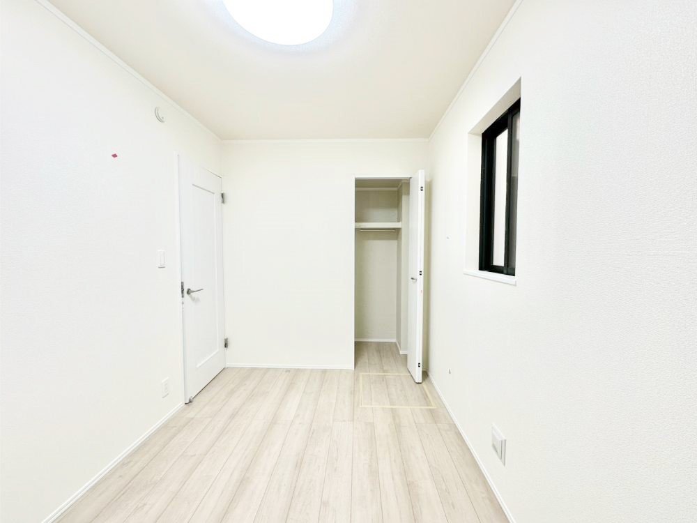 ���̑� 1�K�T�[�r�X���[���͌��Ƃ��ė��p�ł��܂�