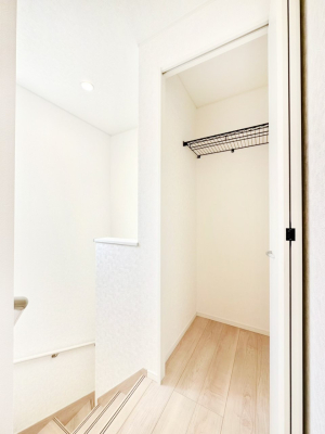 ���[ 2�K�L�����[�B���p�i�̃X�g�b�N�Ȃǂ����[�ł��܂��B