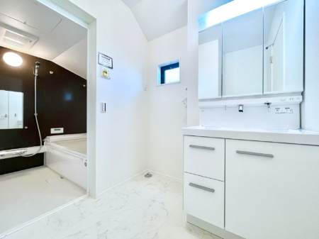 ���̑� �L�X�Ƃ�Ƃ�̂��郉���h���[�X�y�[�X�B  