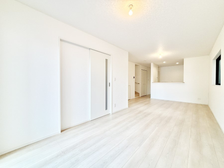 rO Ƒ̓₩Șbŕ܂閾邢rO