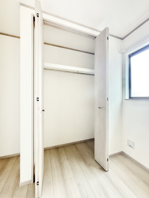 ���[ ��������ߗނ�ו��Ȃǂ̎��[�ɕ֗��ȃN���[�[�b�g�t���ł��B