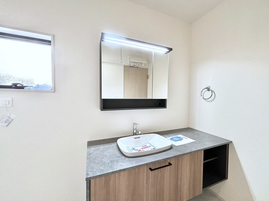 ���ʑ�E���ʏ� ������������ʉ��ώ��Œ��̐g�x�x�����K