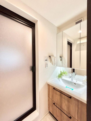 ʑEʏ 邢ʏ͖̐gxxyłႢłB