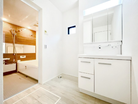 ̑ ̂KԂłB̐gxxCǂg܂B