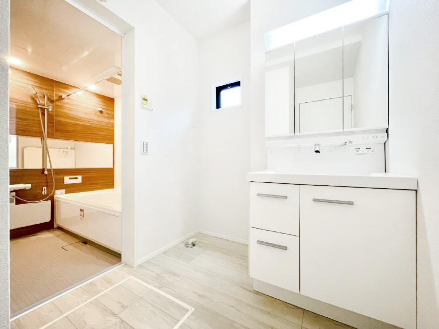 ̑ ̂KԂłB̐gxxCǂg܂B