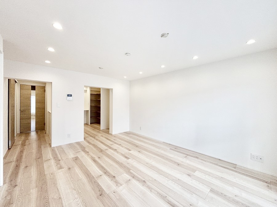 ���r���O ���R�Ƃ��Ƒ����W�܂�e���̋�ԁI