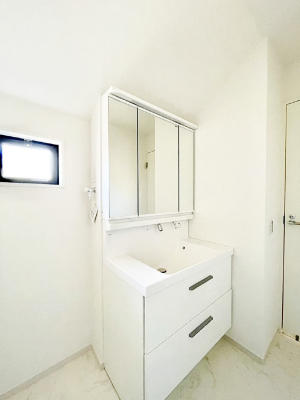 ʑEʏ q񂪂A􂢂łĂꂻȐʏI