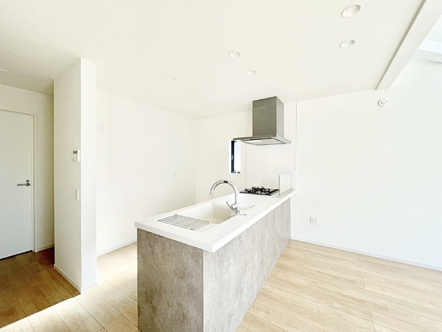 Lb` u₩ȕʂ蔲Lb`B̂Ŗ邭Cɂ𗧂܂B