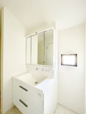 ʑEʏ q񂪂A􂢂łĂꂻȐʏI