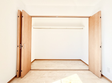 ���[ �m���̃N���[�[�b�g�B���s��������̂Ō���̈ߗނ�����������܂�܂�