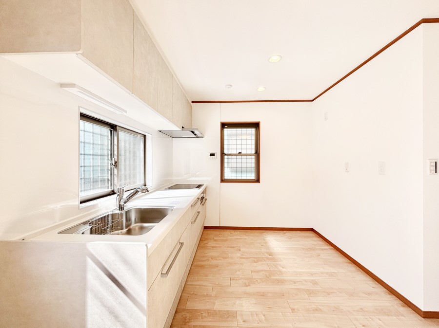 �L�b�`�� �u�₩�ȕ����ʂ蔲����L�b�`���B��������̂Ŗ��邭���C�ɂ��𗧂��܂�