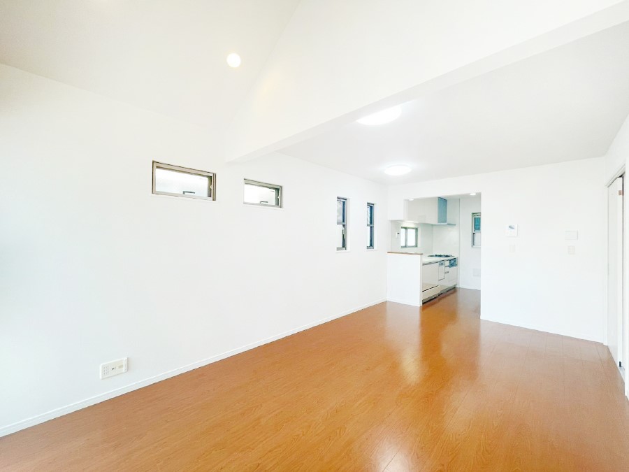 ���r���O �Z�ޕ��̌��������o�����A�C���e���A���l����̂��y���݂ȃ��r���O�ł��I 