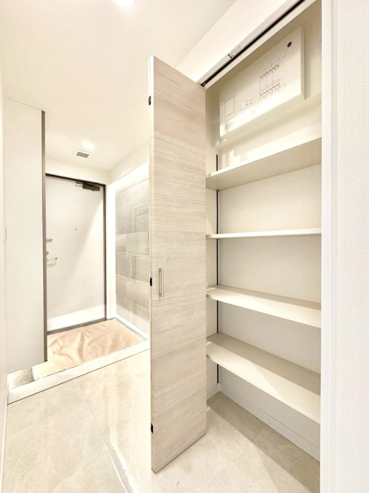 ���̑����� �L�����[�B�|�������G�߂̏��������[���邱�Ƃ��ł��܂��B