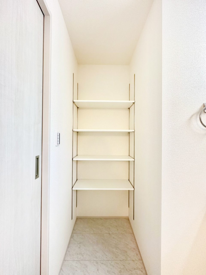 ���[ ���ʏ����[�͐�܂̃X�g�b�N��^�I���Ȃǂ̎��[�ɕ֗��ł��B