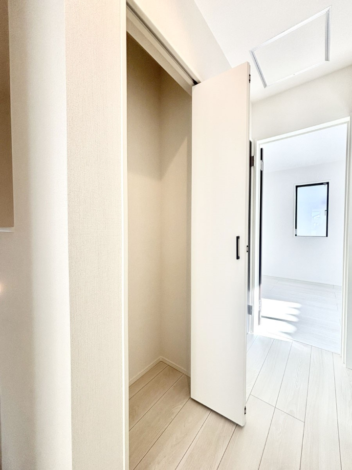 ���̑����� �L�����[�B�|�������G�߂̏��������[���邱�Ƃ��ł��܂��B