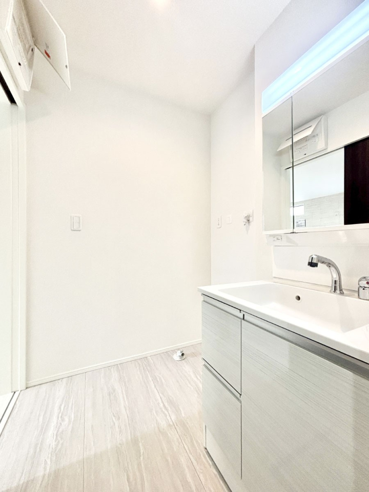 ���ʑ�E���ʏ� ���邢���ʏ��͖����̐g�x�x���y�����ł����Ⴂ�����ł��B