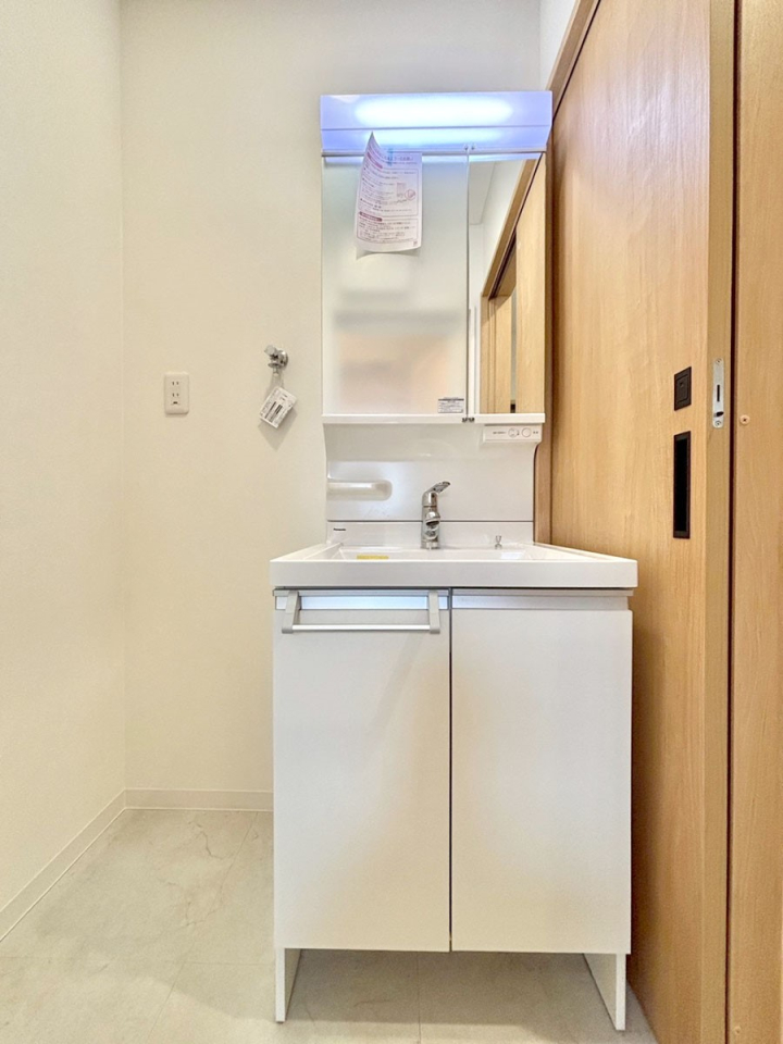 ʑEʏ 邢ʏ͖̐gxxyłႢłB