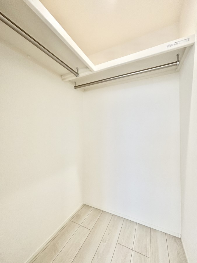 ̑ EH[NCN[[bgtŐԂLpł܂B