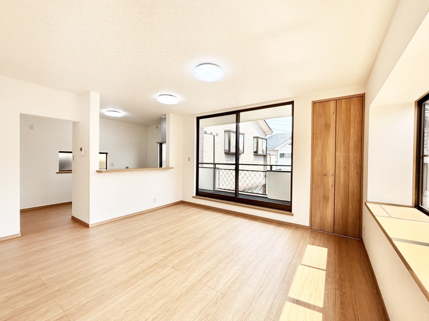 rO Ƒ̓₩Șbŕ܂閾邢rO    