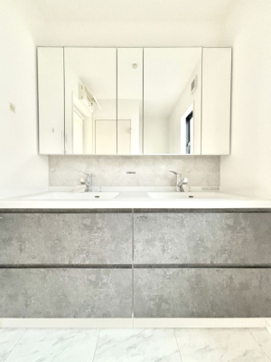 ʑEʏ Ƃ̐ʃXy[XŒ̐gxxX[Y