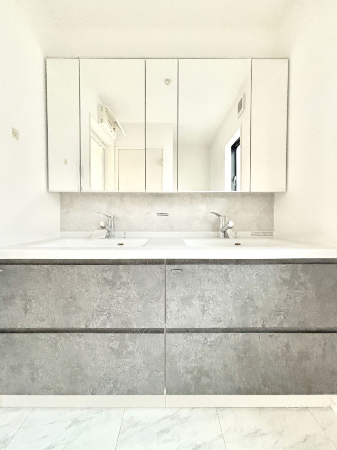 ʑEʏ Ƃ̐ʃXy[XŒ̐gxxX[Y