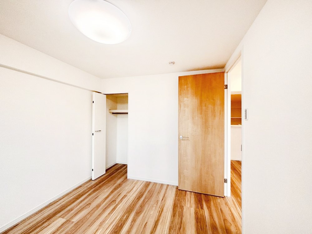 ���̑����� �i�`�������ȃt���[�����O�͂ǂ�ȃC���e���A�ɂ��}�b�`�B