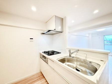 �L�b�`�� ���������Ȃ���ł����Ƒ��Ƃ̉�b���y���߂�ΖʃL�b�`��